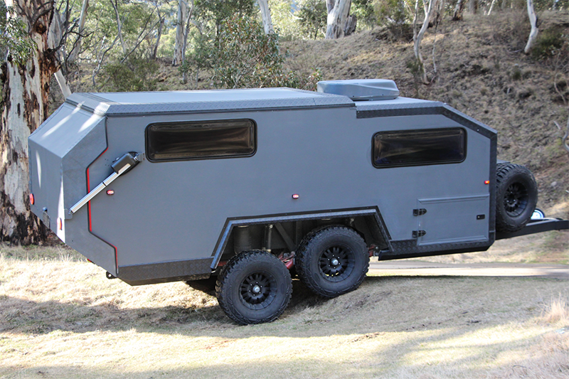 Bruder EXP-6 Camper