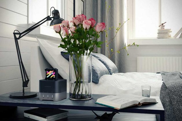 Satechi Smart Charging Stand bed