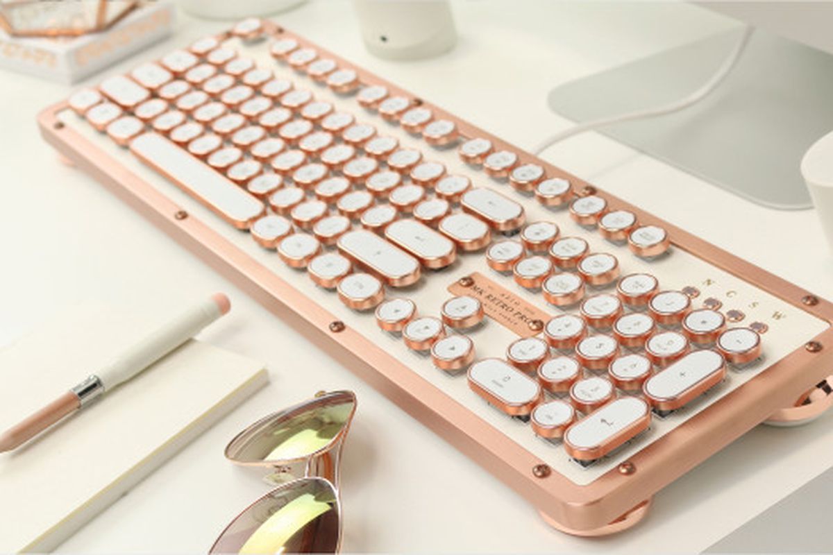 Azio Retro Classic Keyboard Posh