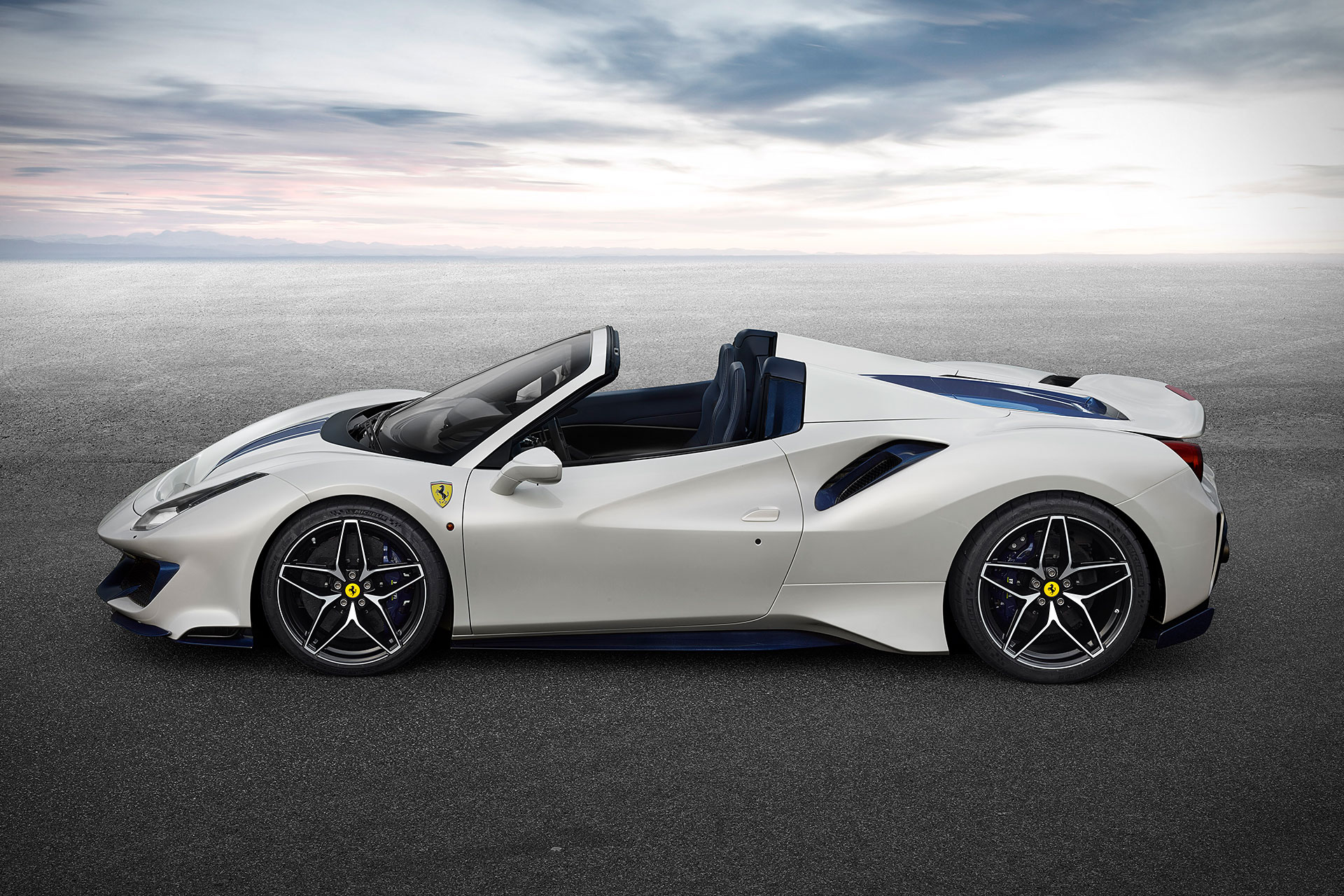 Ferrari-488-pista-spider-4