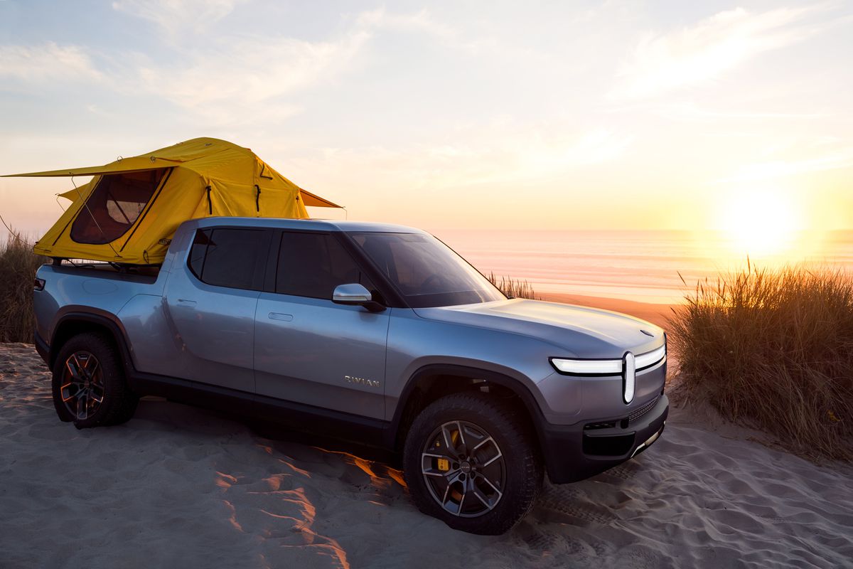 Rivian R1T Pickup Truck EV-3